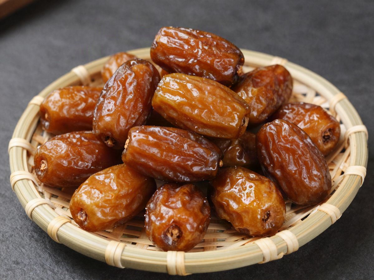 Khalas dates