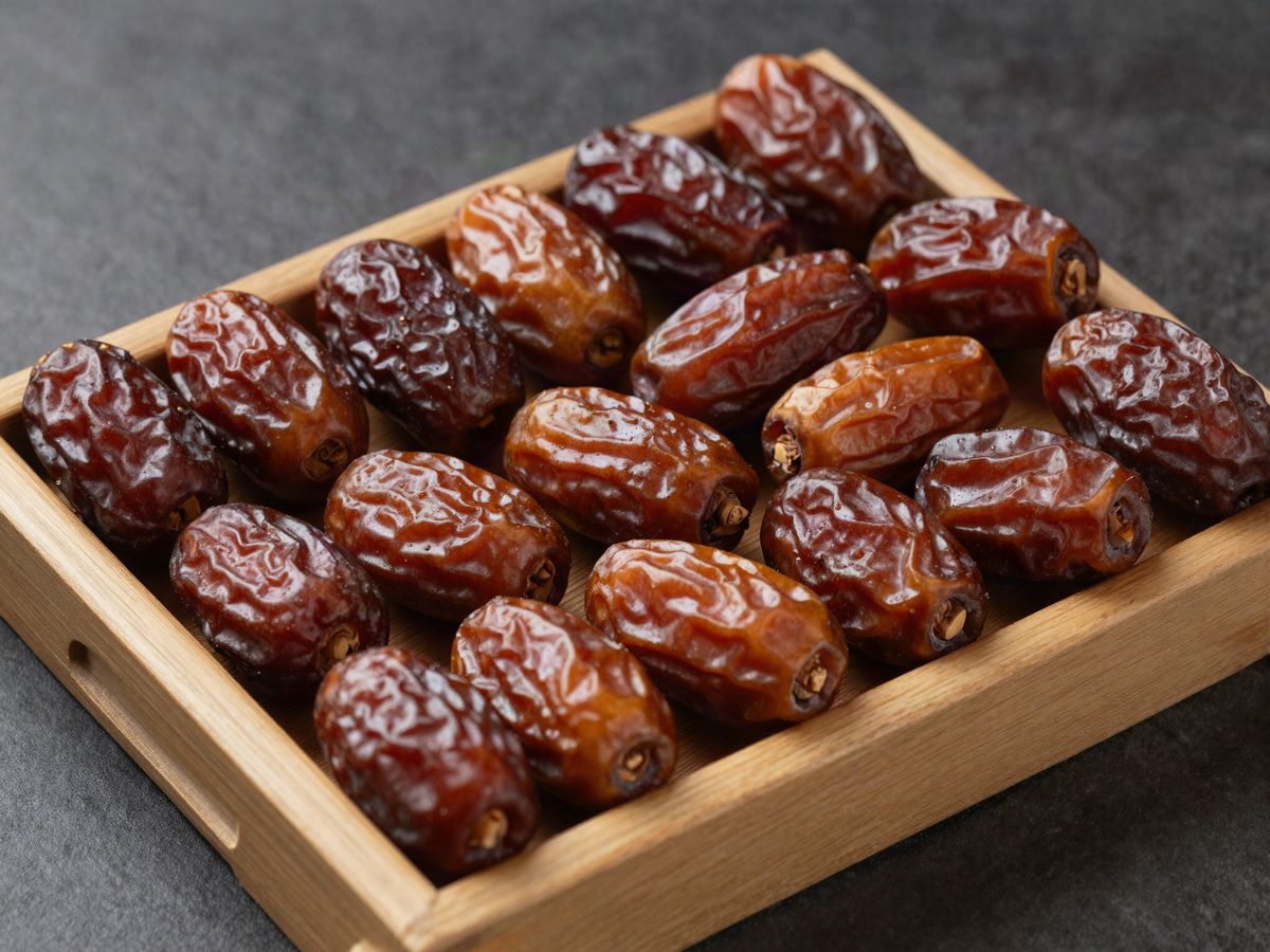 Mabroom dates